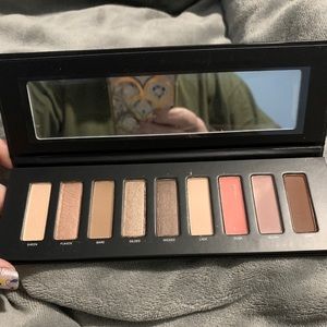 Studio Makeup Ease to Wear Eyeshadow Palette
